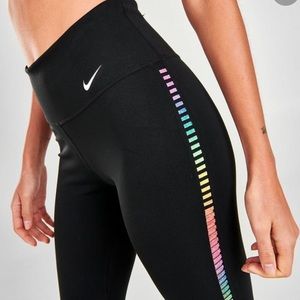 NWT Nike Mid-Rise Legging